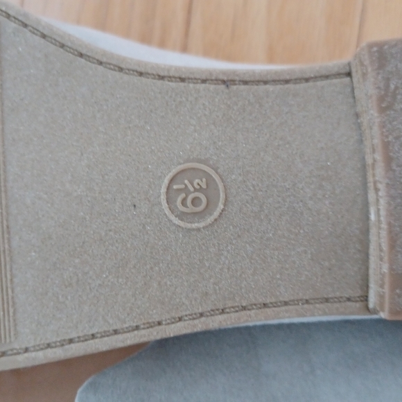 Universal Thread Loafers - Picture 5 of 8